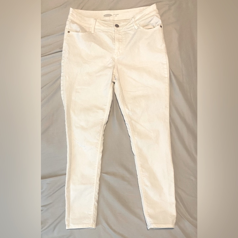 Old Navy super skinny ankle mid rise white jeans 6